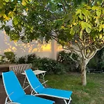 Ostreane-en-re Apartment